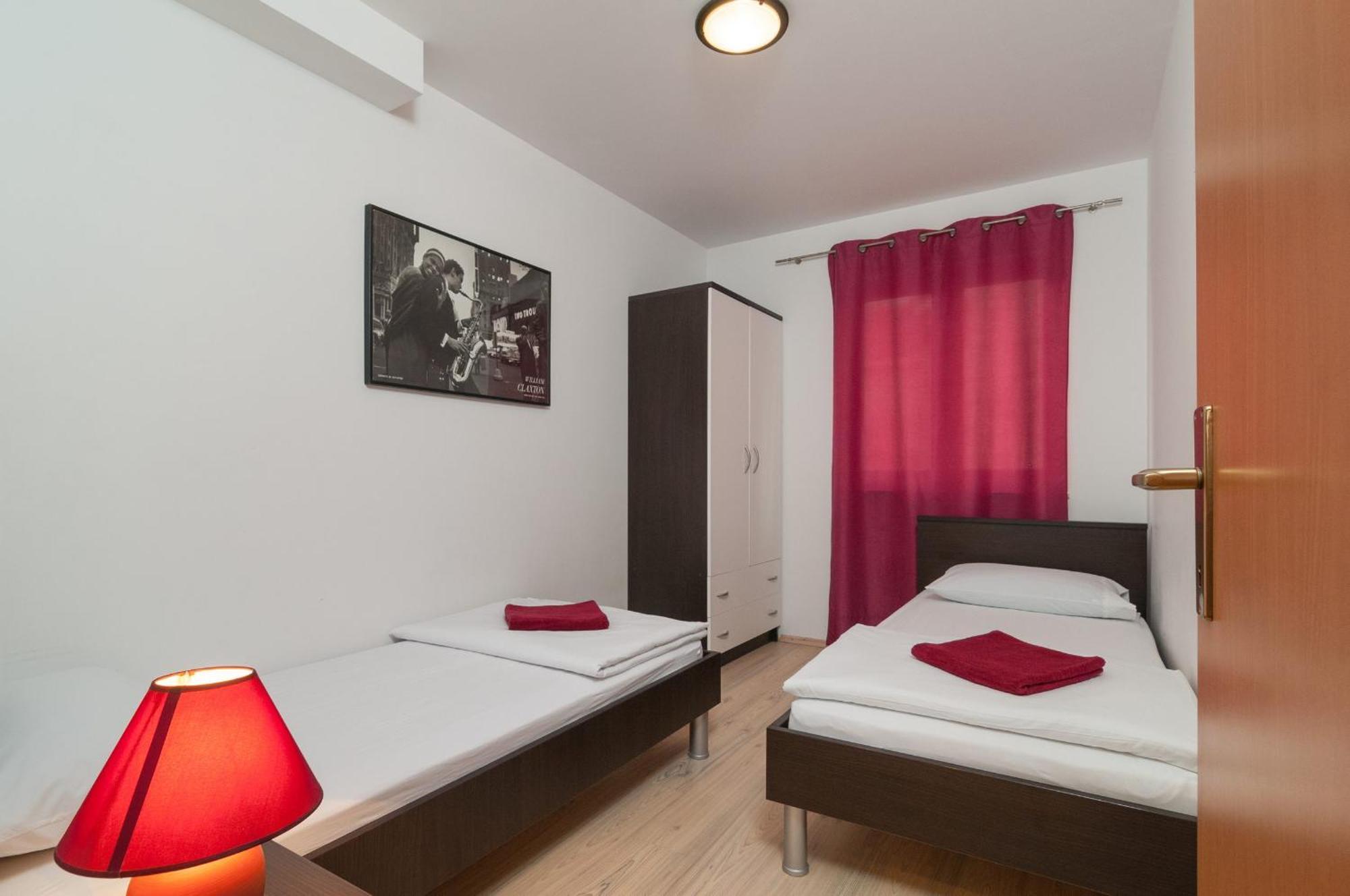 Apartment Bozan Omiš Exterior foto