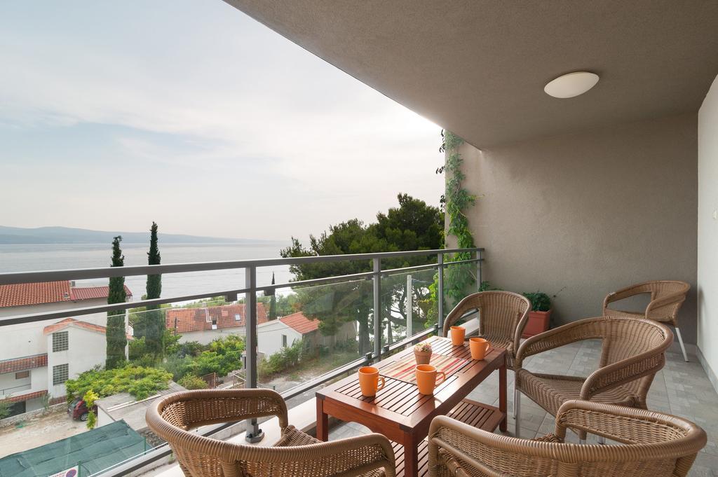 Apartment Bozan Omiš Exterior foto