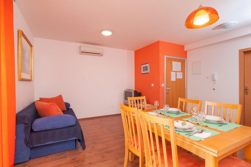 Apartment Bozan Omiš Exterior foto